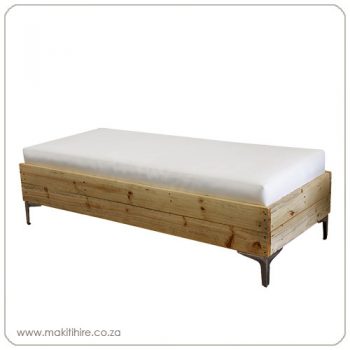 Pallet Wood Double Ottoman with white cushion
