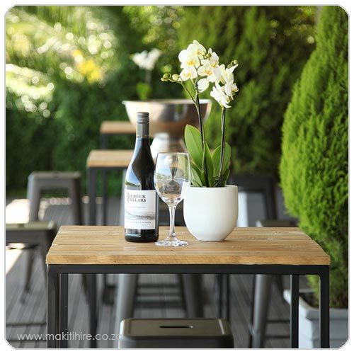 Cocktail Table and chairs